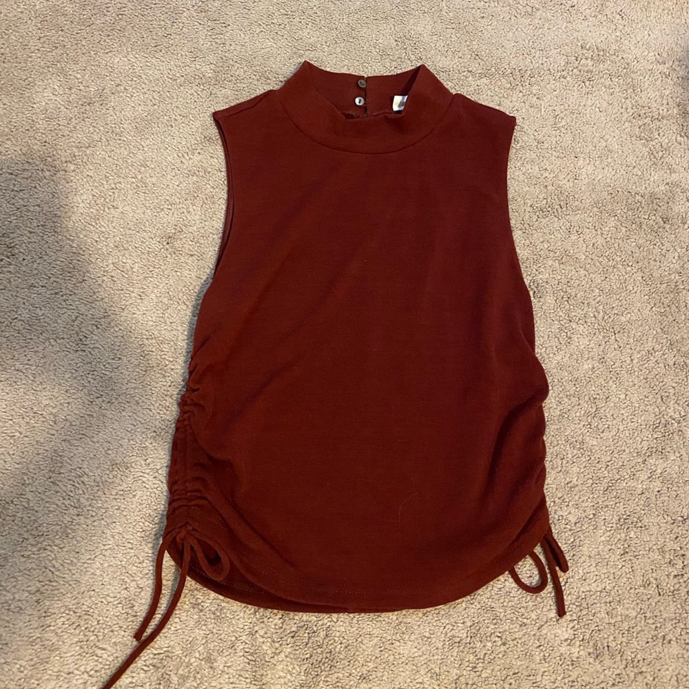 Burgundy sleeveless tank top